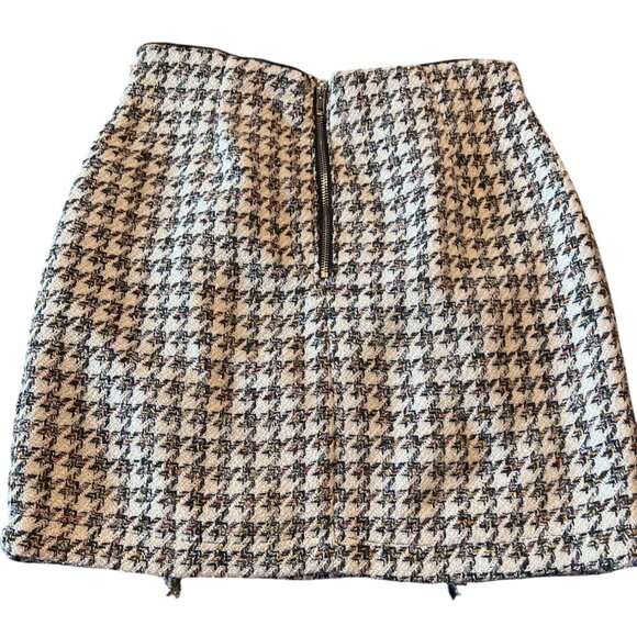 Walter Baker Cosmo Tweed Skirt 6 Black/ White Houndstooth Gold Buttons NWT - Picture 8 of 9